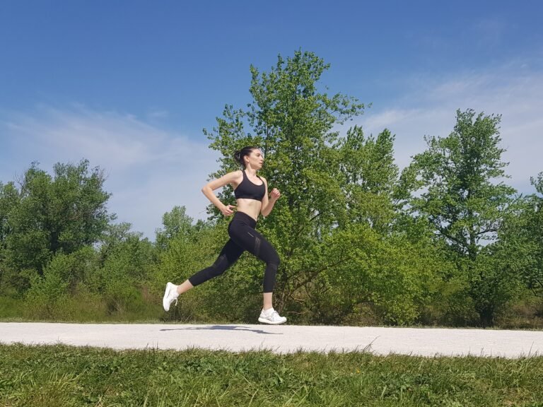 What Is Fartlek? (12 Creative Fartlek Training Examples)